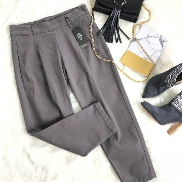 ELEVENTY pleated front relaxed cropped pants